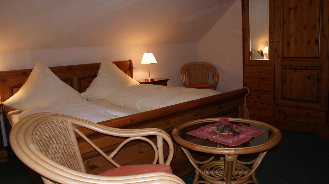 Landhotel Loenskrug Hellental Екстериор снимка