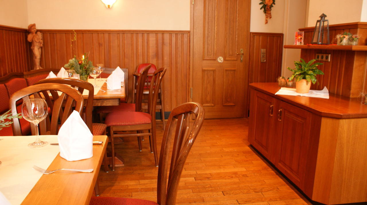 Landhotel Loenskrug Hellental Екстериор снимка
