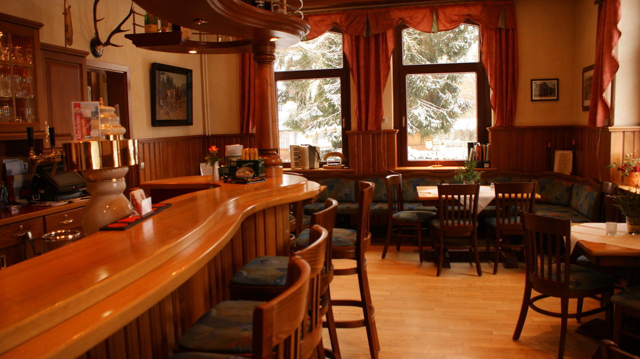 Landhotel Loenskrug Hellental Екстериор снимка