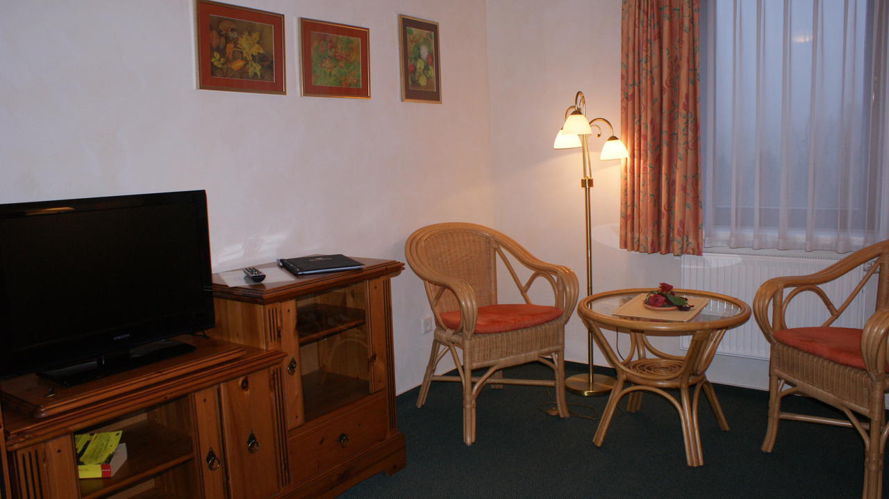 Landhotel Loenskrug Hellental Стая снимка