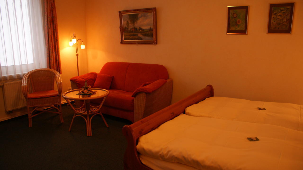 Landhotel Loenskrug Hellental Стая снимка
