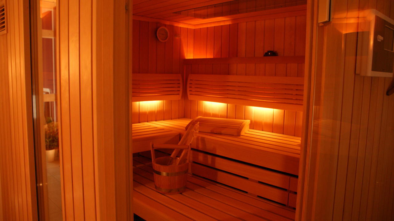 Landhotel Loenskrug Hellental Екстериор снимка