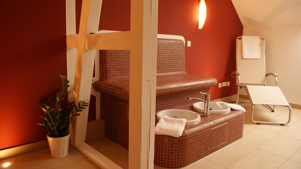 Landhotel Loenskrug Hellental Екстериор снимка