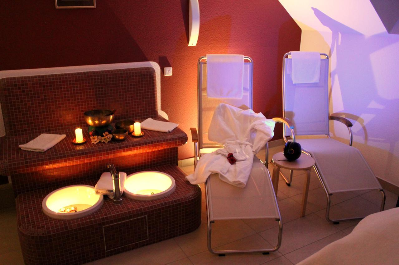 Landhotel Loenskrug Hellental Екстериор снимка